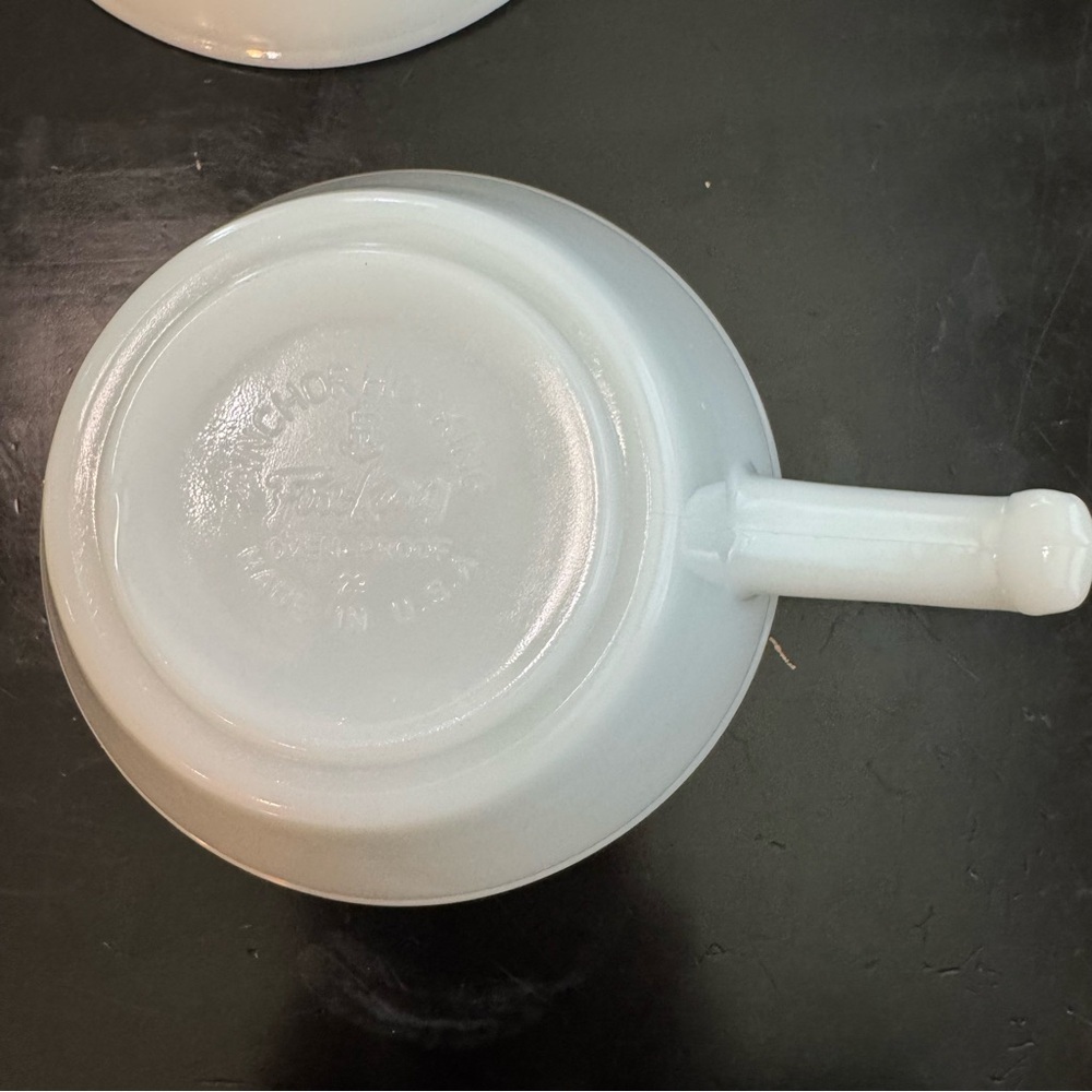 Set of 4 Vintage Anchor Hocking Fire King Milk Glass White Bowls With Handles - Picture 12 of 12